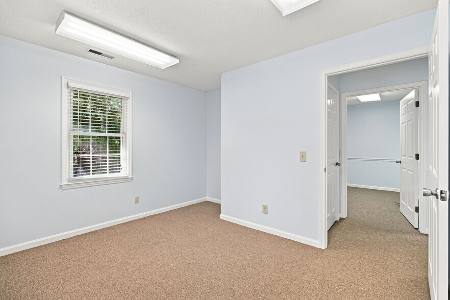 More Photos Of 3801 Wrightsville Ave, Wilmington Office Residential For Lease