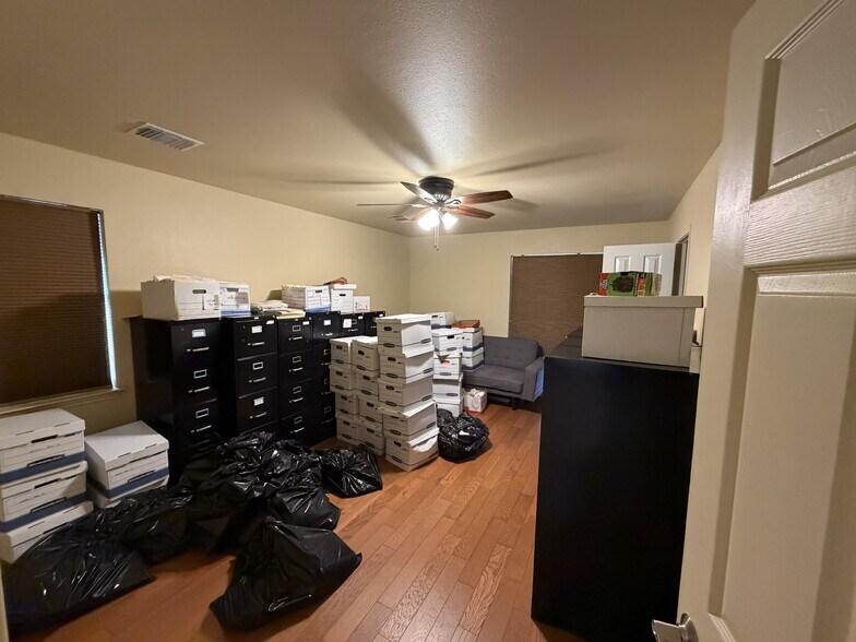 More Photos Of 1030 Canyon Bend Dr, Dripping Springs Light Distribution For Lease