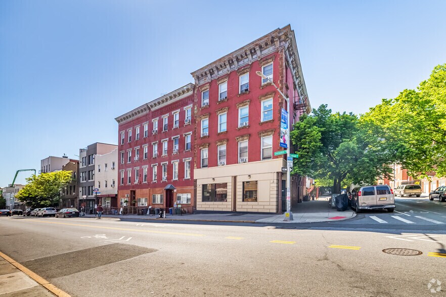 More Photos Of 186 Greenpoint Ave, Brooklyn Apartments For Lease
