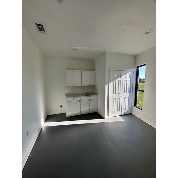 More Photos Of 2845 Irving Blvd, Dallas Freestanding For Lease