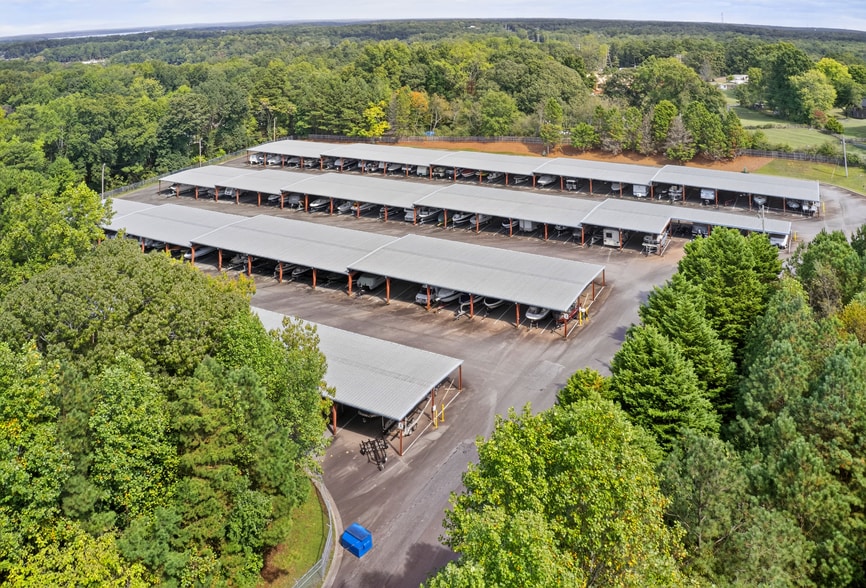 More Photos Of 6005 Lanier Islands Pkwy, Buford Self Storage For Sale