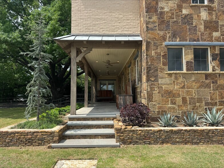 More Photos Of 1414 14th St, Plano Office For Lease