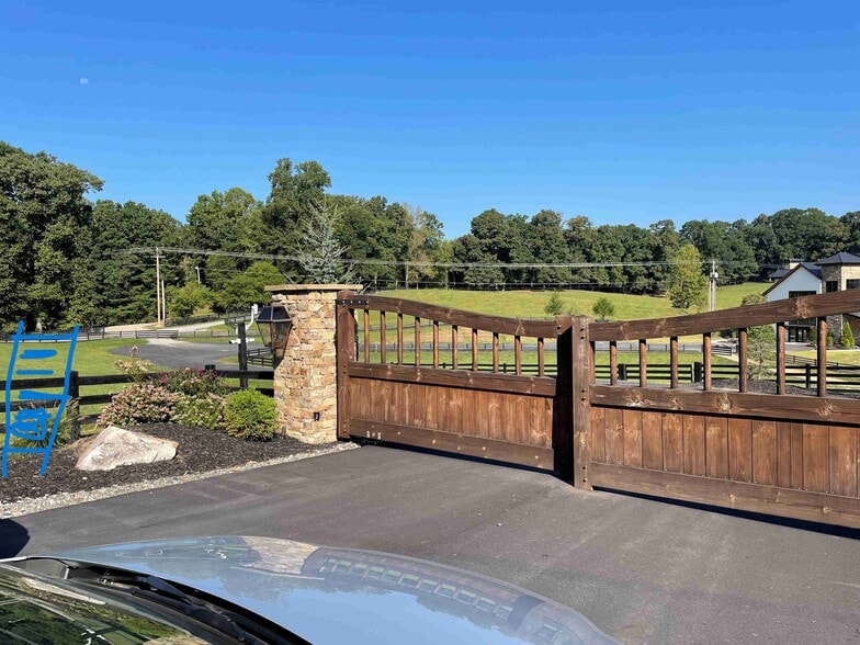 More Photos Of 1019 Hardscrabble Rd, Mineral Bluff Winery Vineyard For Sale