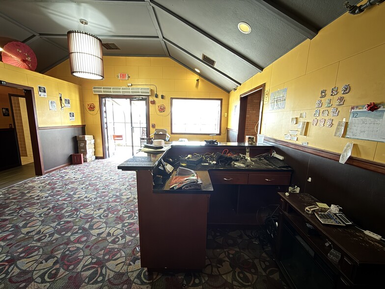More Photos Of 121 Depot St, Milford Restaurant For Sale