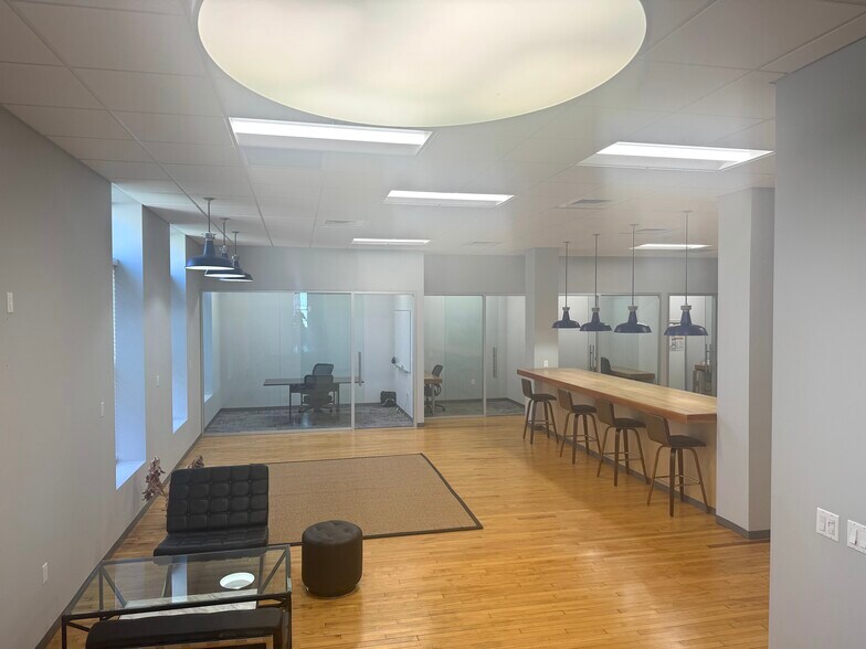 More Photos Of 265 W Main St, Kent Medical For Lease