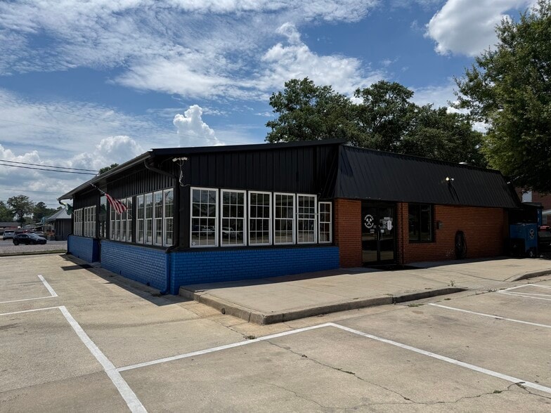 Primary Photo Of 340 Edgefield Rd, North Augusta Restaurant For Sale