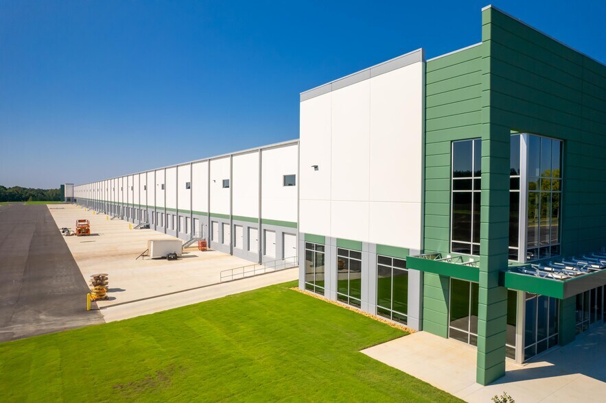 More Photos Of Hunter Industrial Park, Laurens Distribution For Lease