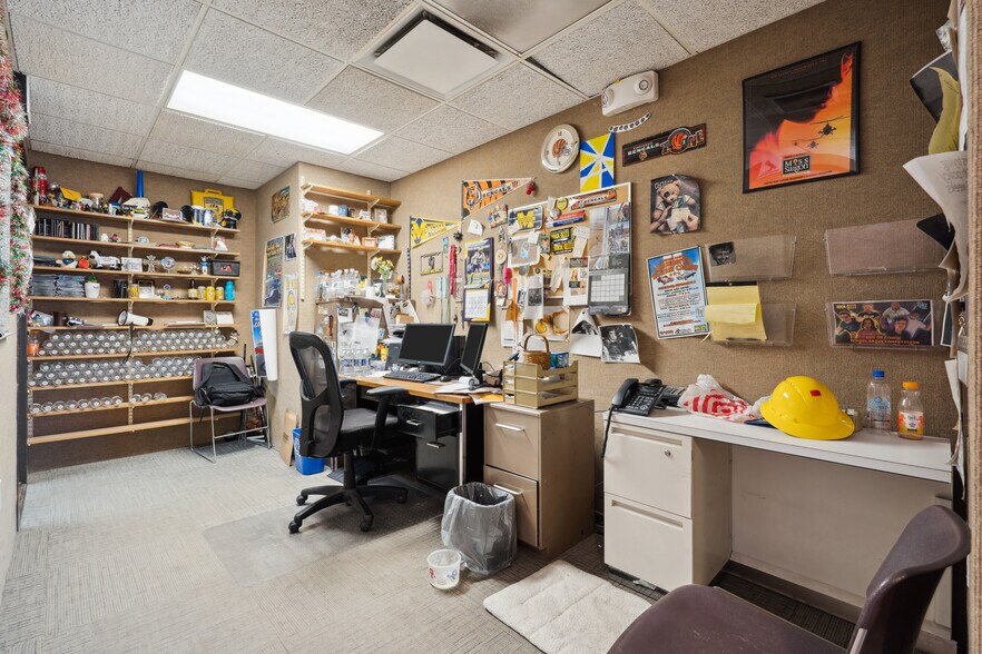 More Photos Of 512 Jefferson Street, Waterloo Office Residential For Sale