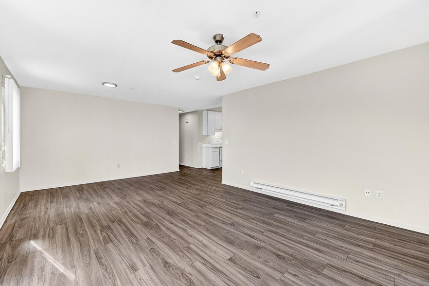 More Photos Of 900 F St, San Diego Apartments For Lease