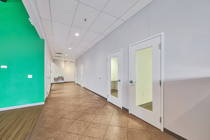 More Photos Of 1035 Vandercar Dr, Florence General Retail For Lease