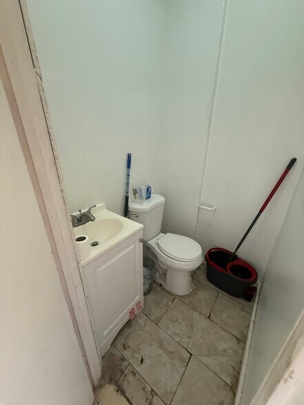 More Photos Of 2621-2623 Westfield Ave, Camden Storefront Retail Residential For Sale