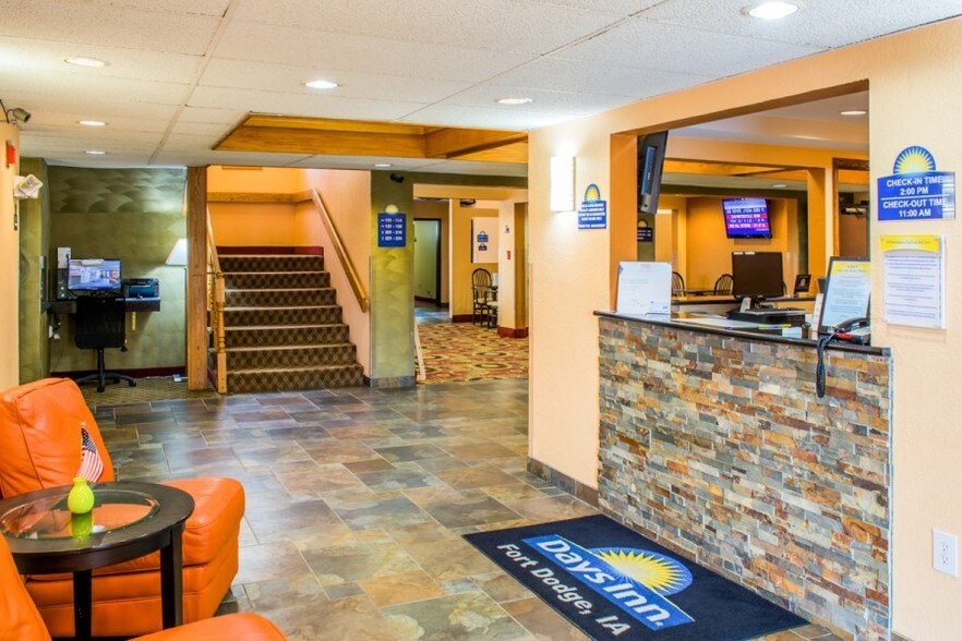 More Photos Of 3040 5th Ave S, Fort Dodge Hotel For Sale