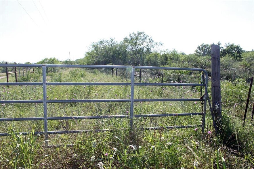More Photos Of 8079 fm 2001, Niederwald Land For Sale