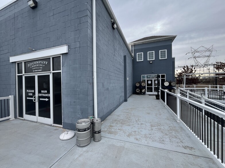 More Photos Of 325 Front St, Perryville Restaurant For Sale
