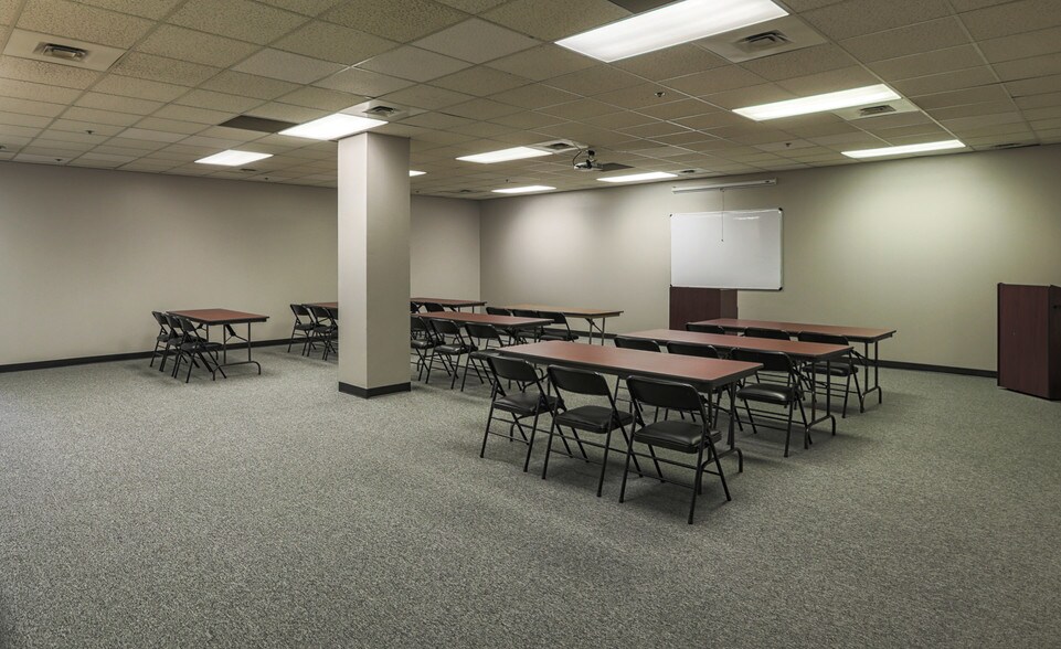 More Photos Of 2201 Main St, Dallas Office For Lease