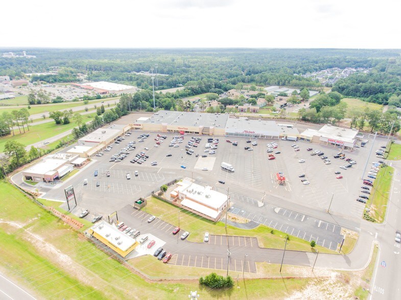 More Photos Of 4400 Hardy St, Hattiesburg Storefront For Sale