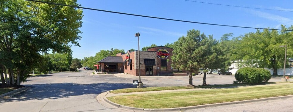 More Photos Of 815 SE 3rd St, Lee's Summit Restaurant For Sale