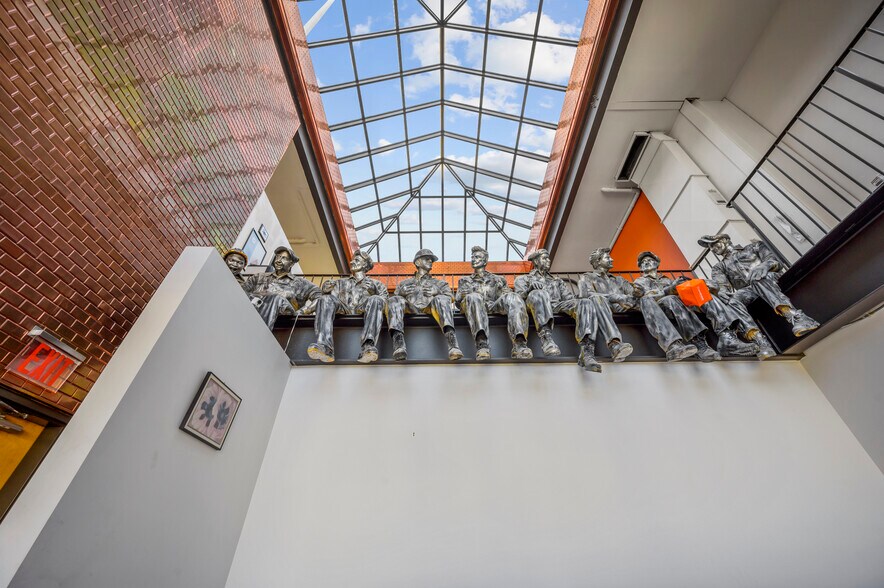 More Photos Of 5-14 51st Ave, Long Island City Storefront Retail Office For Lease