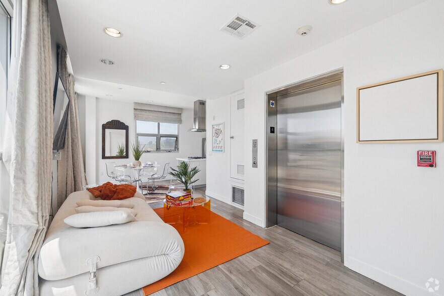 More Photos Of 600 S La Brea Ave, Los Angeles Storefront Retail Residential For Sale