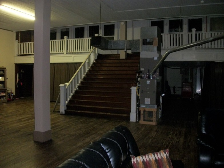 More Photos Of 1117 Port Neches Ave, Port Neches Freestanding For Sale