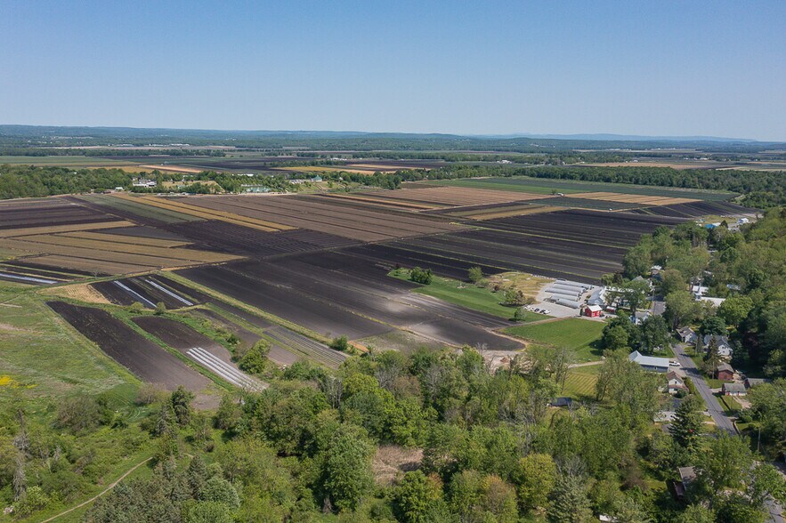 More Photos Of 73 Little York Rd, Warwick Garden Center For Sale