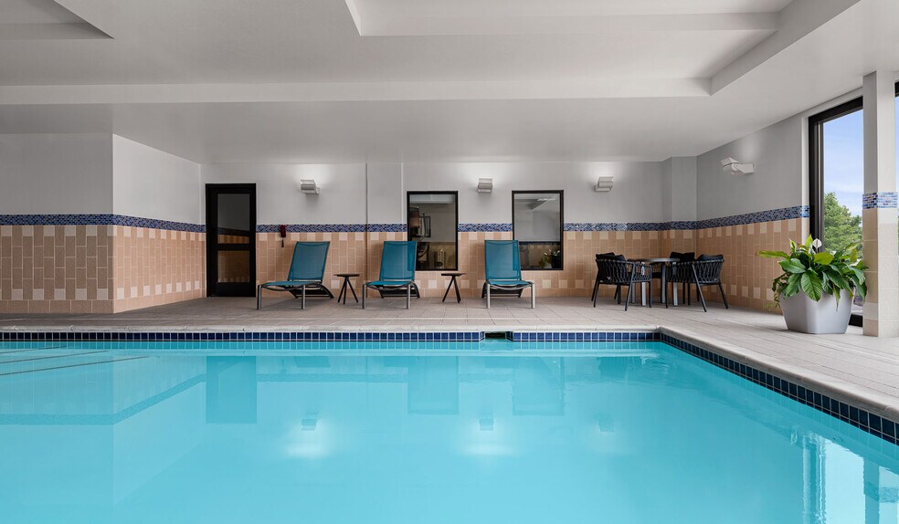 More Photos Of 4100 N Kittredge St, Denver Hotel For Sale