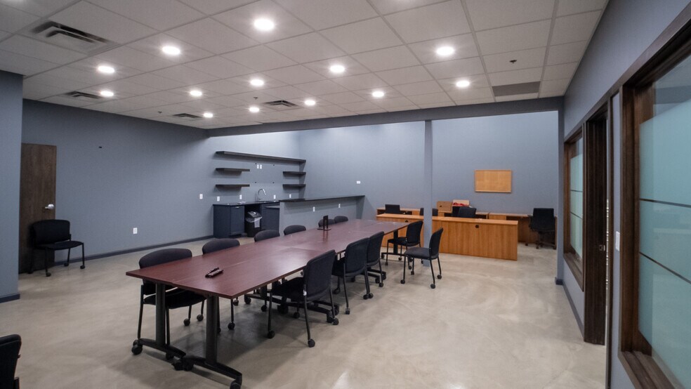 More Photos Of 7389 Airport View Dr SW, Rochester Office For Lease