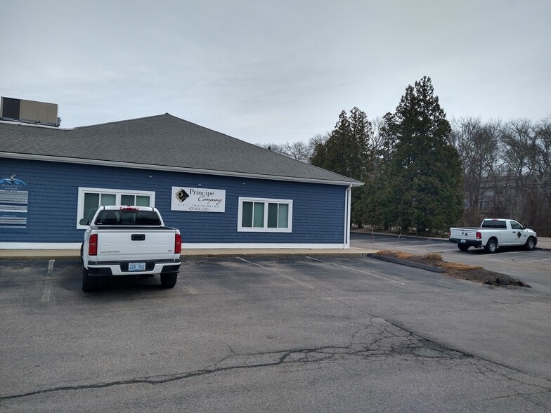 More Photos Of 140 Point Judith Rd, Narragansett Storefront Retail Office For Sale