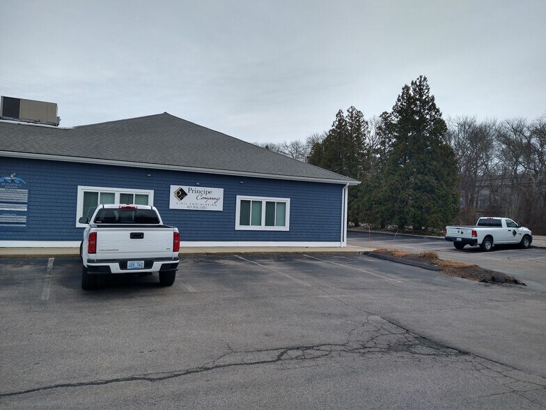 More Photos Of 140 Point Judith Rd, Narragansett Storefront Retail Office For Sale