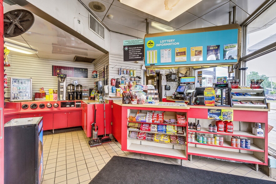 More Photos Of 485 S Snelling Ave, Saint Paul Service Station For Sale