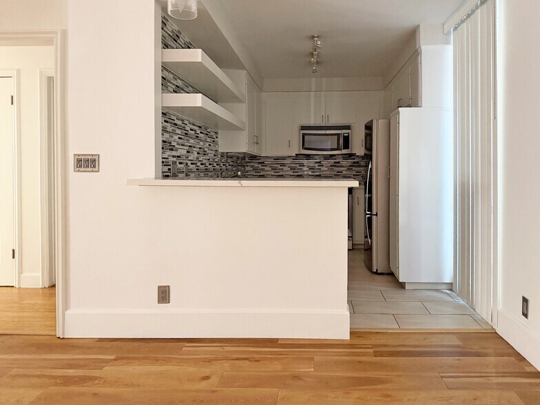 More Photos Of 901 Ocean Ave, Santa Monica Apartments For Sale