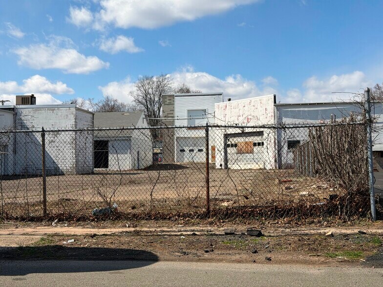 More Photos Of , Hamden General Retail For Sale