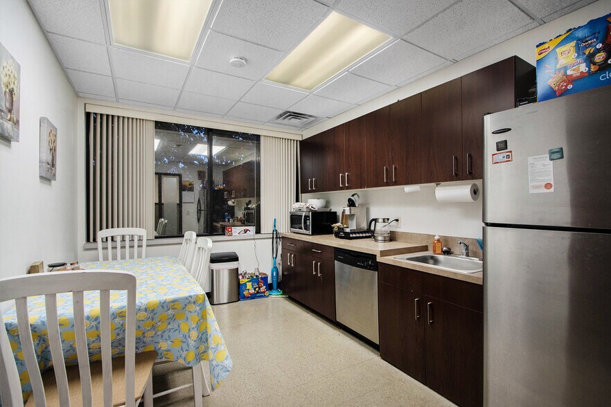 More Photos Of 1090 N 10th St, Kalamazoo Office For Lease