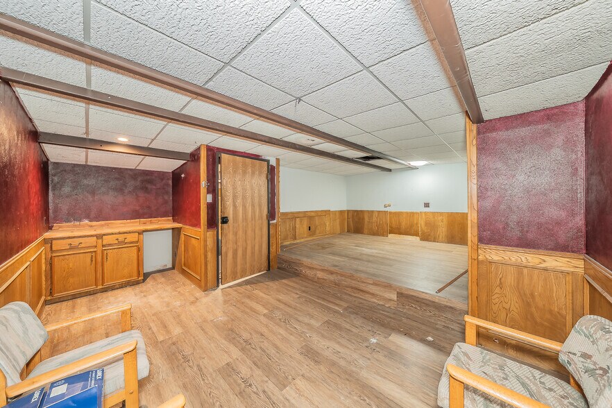 More Photos Of 424 S Bryan Belt Line Rd, Mesquite Flex For Sale