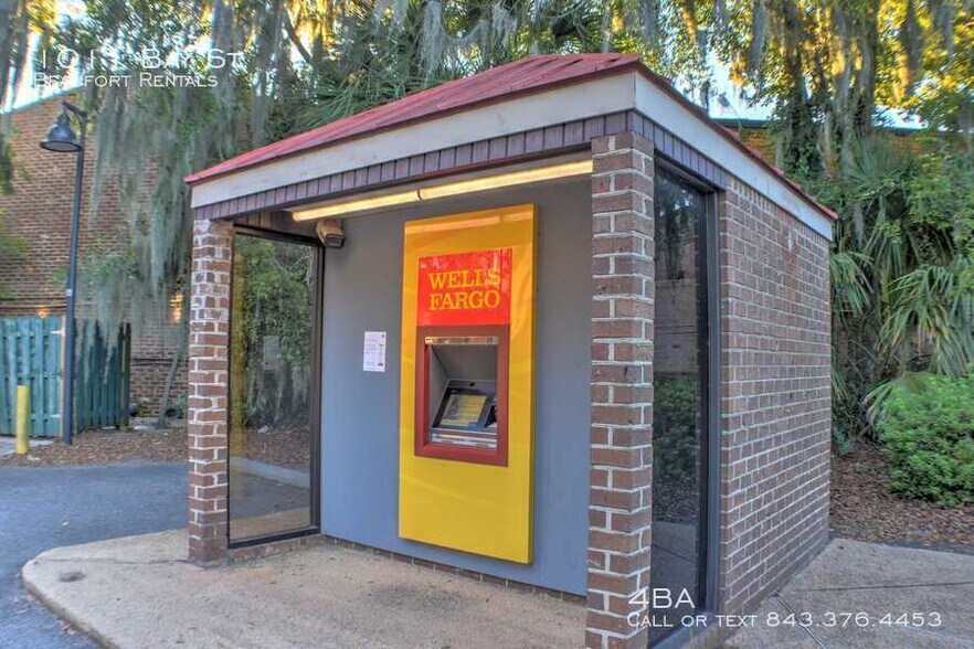 More Photos Of 1011 Bay St, Beaufort Office For Lease