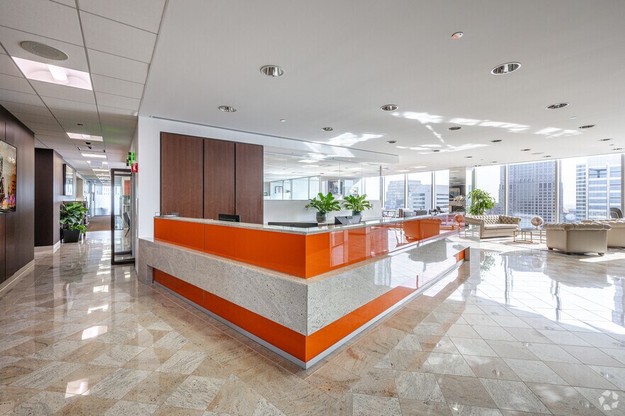 More Photos Of 155 N Wacker Dr, Chicago Office For Lease