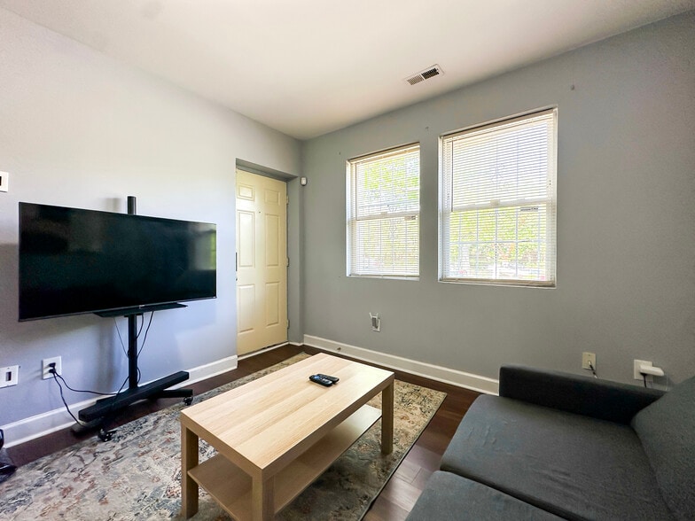 More Photos Of 2859 Denver St SE, Washington Apartments For Sale