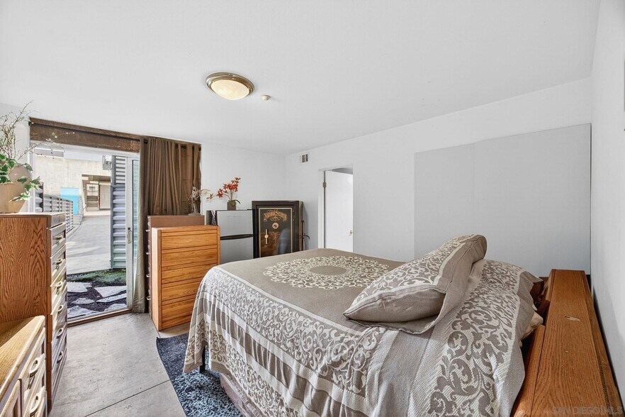 More Photos Of 1712 National Ave, San Diego Flex For Sale