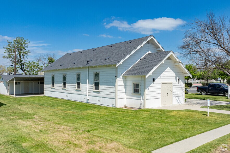 More Photos Of 3210 W Henson St, Riverdale Religious Facility For Lease