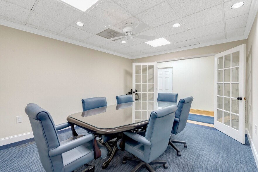 More Photos Of 10525 Braddock Rd, Fairfax Medical For Sale