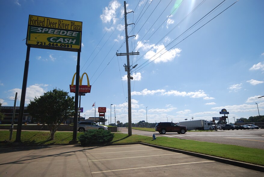 More Photos Of 1932 Highway 45 Byp, Jackson Storefront For Lease