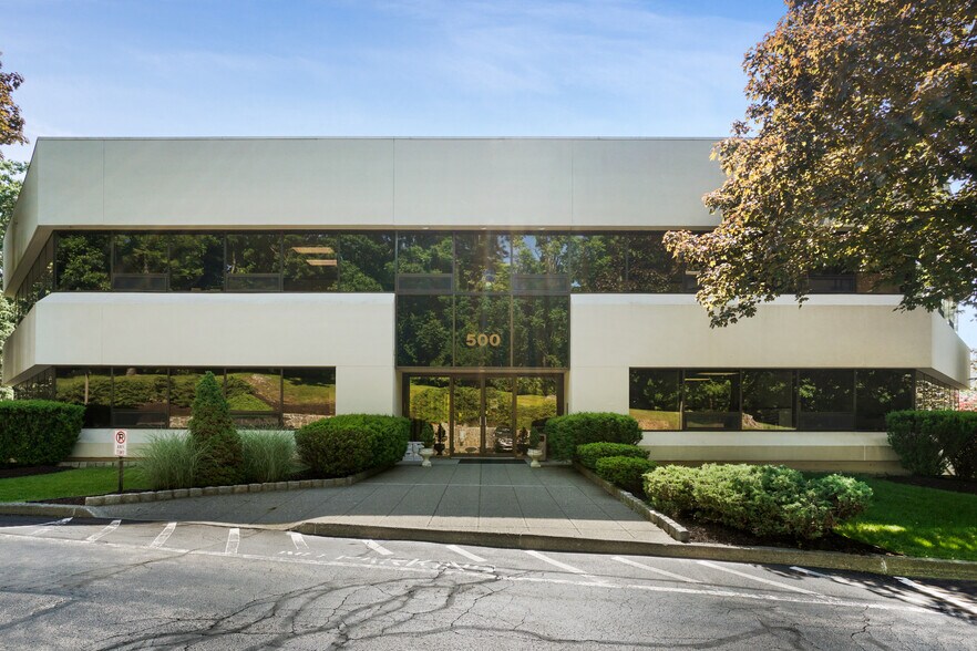 More Photos Of 500 Executive Blvd, Ossining Office For Lease