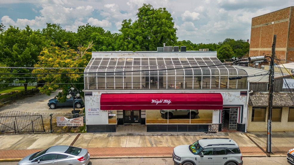 More Photos Of 150-162 S Seguin Ave, New Braunfels Office For Lease