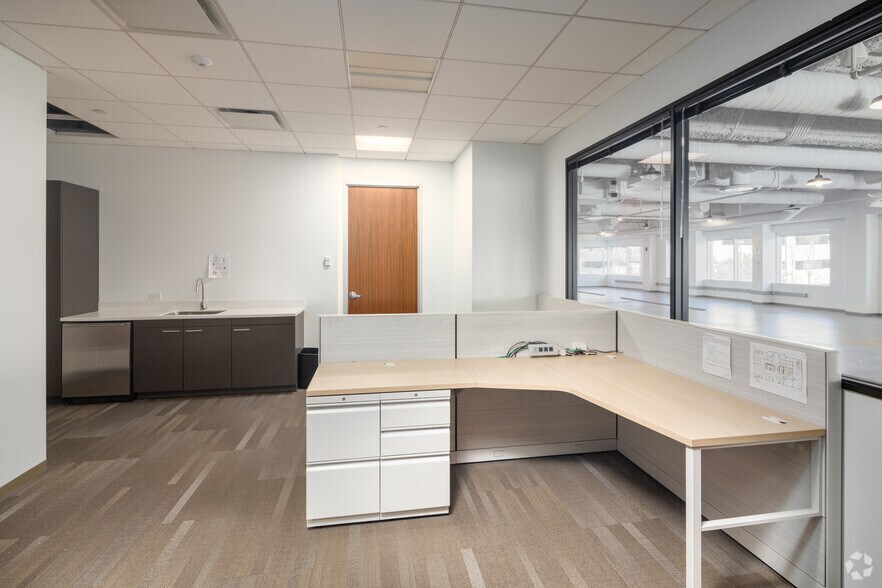 More Photos Of 1600 McConnor Pky, Schaumburg Office For Lease