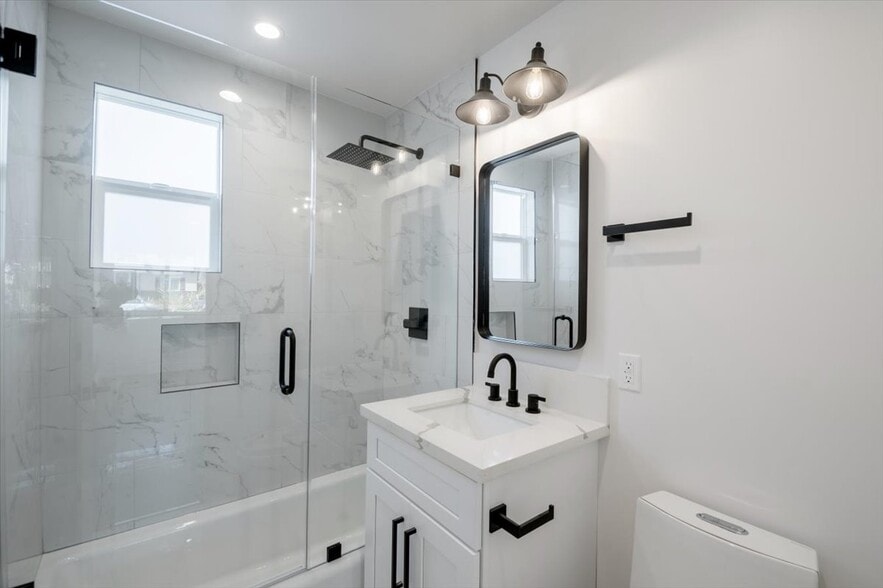 More Photos Of 2420 Grant Ave, Redondo Beach Apartments For Sale