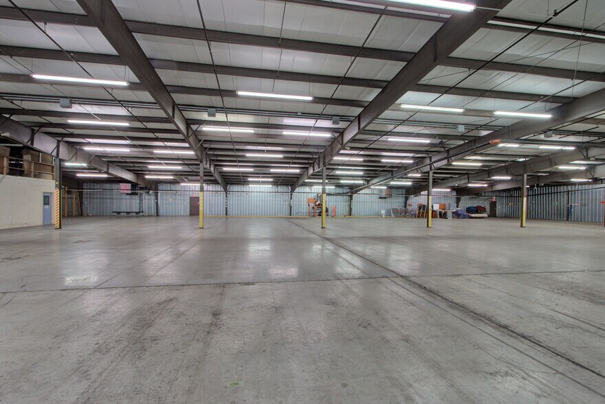 More Photos Of 2925 Welsby Ave, Stevens Point Warehouse For Lease