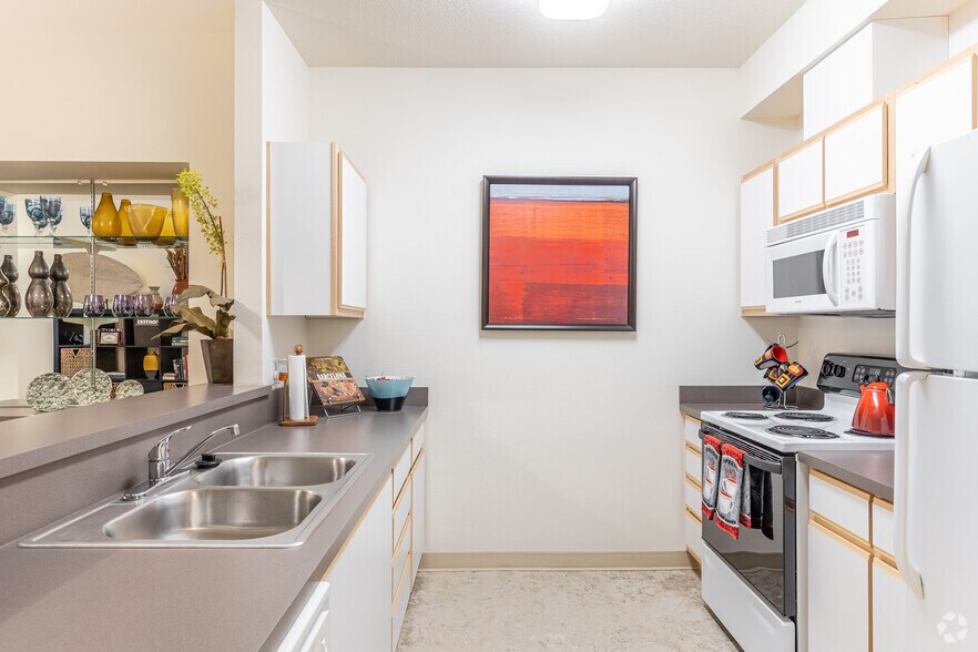 More Photos Of 2211 McKinney Ln, Lebanon Apartments For Sale