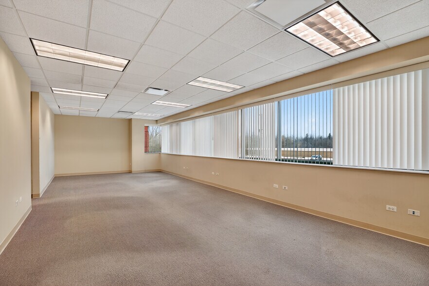 More Photos Of 213 Front St, Mchenry Office For Lease
