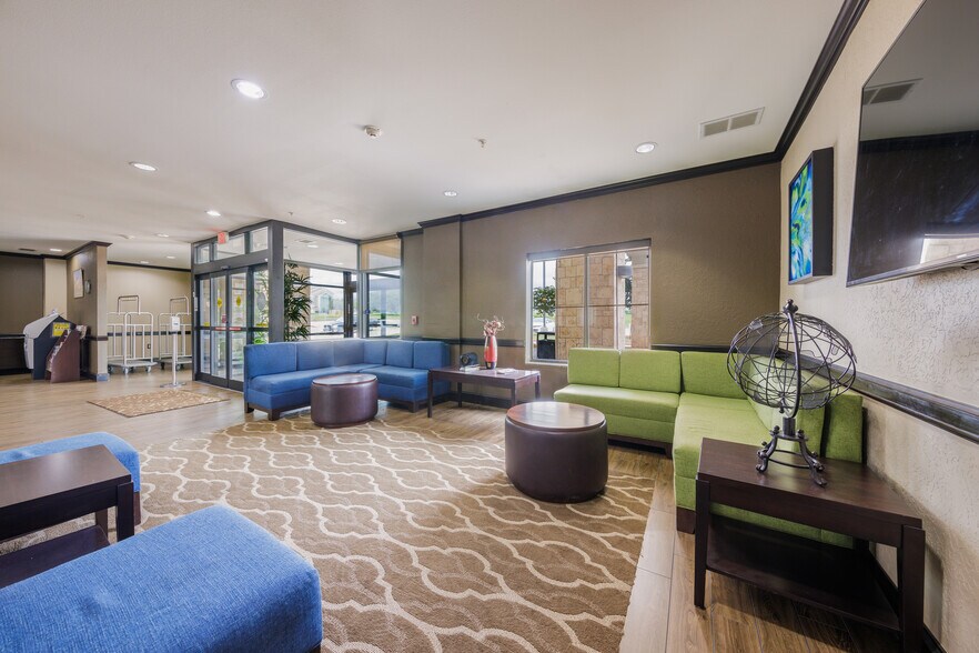 More Photos Of 201 SE Interstate Dr, Lawton Hotel For Sale