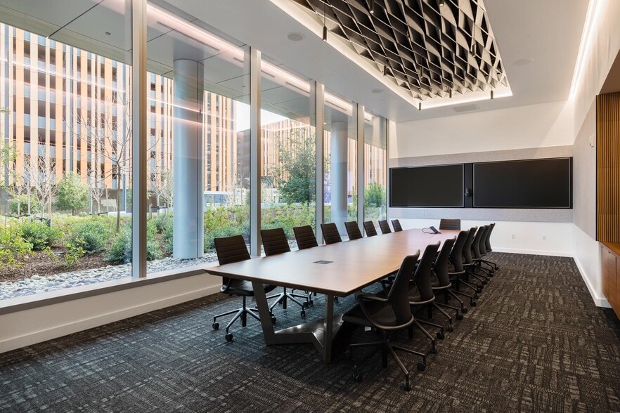 More Photos Of 700 Gateway Blvd, South San Francisco Unknown For Lease